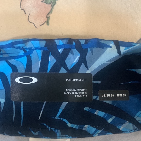 Oakley board shorts - Picture 4 of 4